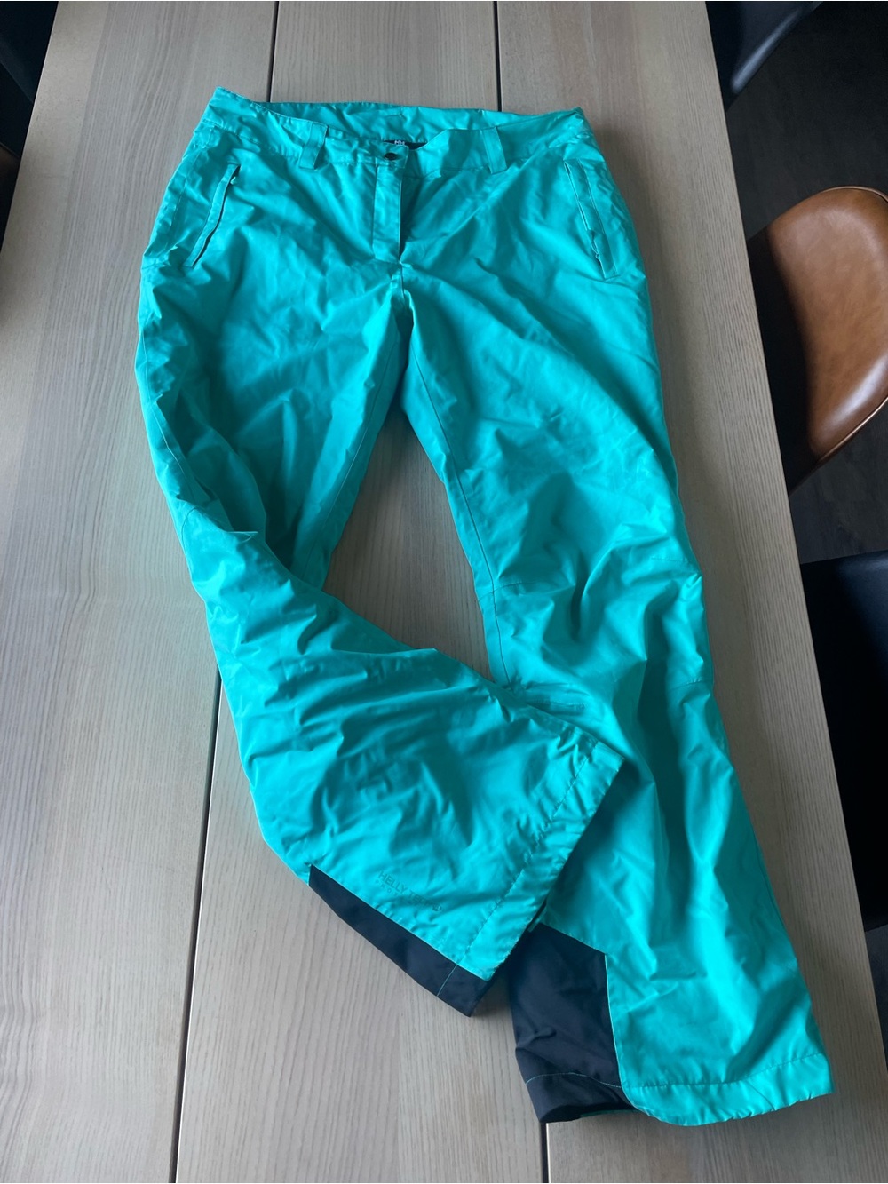 Helly Hansen women’s snow pants size Xl ladies Xl snow pants in teal Helly Tech